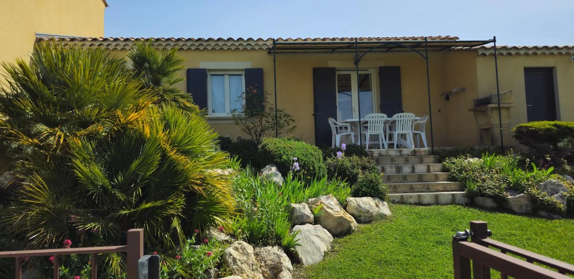 Holiday home Gite Nidu, Un Coin De Paradis Provencal Le Barroux